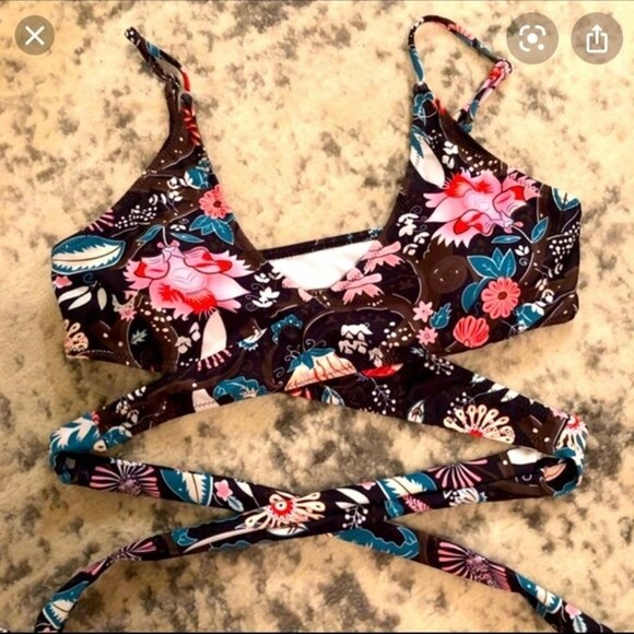 Cupshe wrap style bikini Top sz xl - Picture 1 of 4